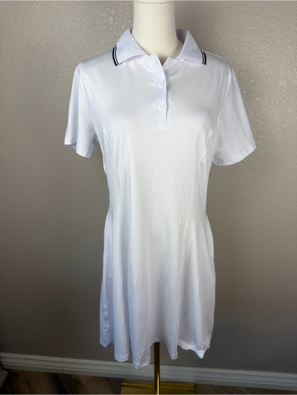 NWT Womens Tennis Golf Dress Short Sleeve w Shorts Workout Athletic White, Large